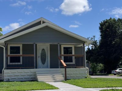 1001 E Avenue A