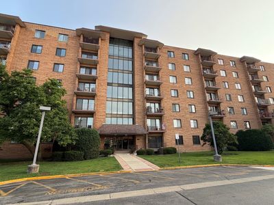 Property at 1717 W Crystal Ln Unit 712, Mount Prospect, IL