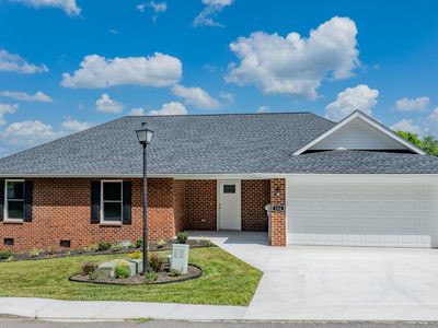 124 Keeneland Cir