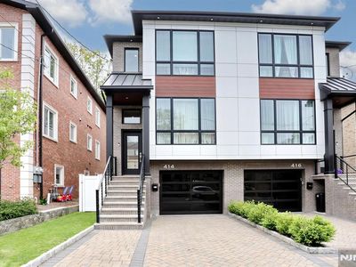 414 Lawton Ave