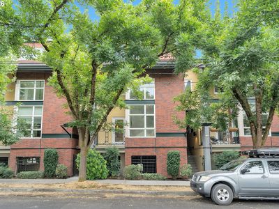 1128 NE Schuyler St #106