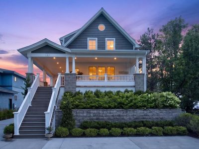 214 Athlone Bch