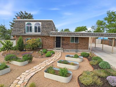 1374 E Willow Vista Dr