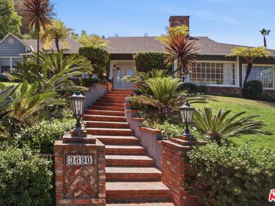 3690 Crownridge Dr