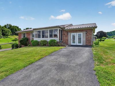 89 Arch Barrett Dr