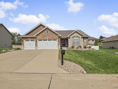 Property at 105 Stonebridge Crossing Dr, Maryville, IL