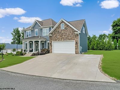 1004 Summit Dr
