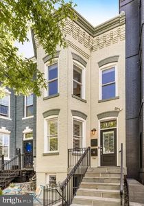 1109 I St NE
