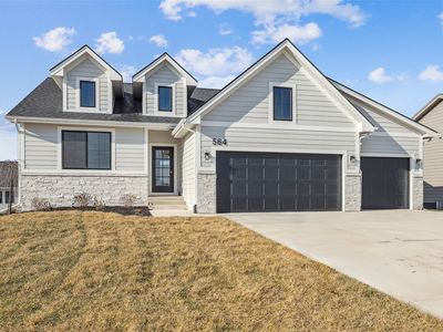 564 Bella St