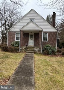 319 2nd Ave