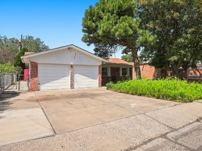 1913 Adonis Ct NE