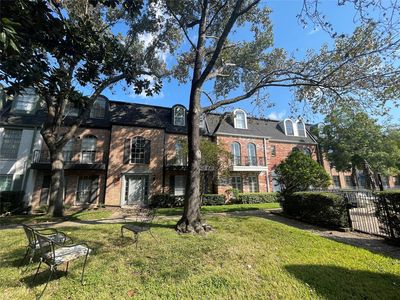 443 N Post Oak Ln #443