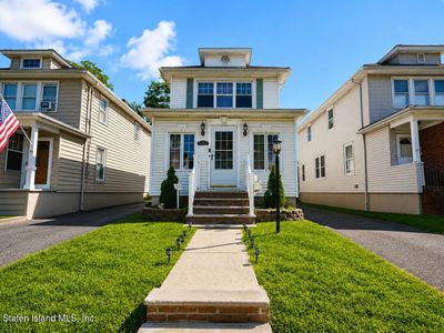 35 Burnside Ave