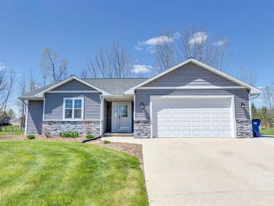 Property at 915 Nightingale Ct, Pulaski, WI