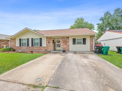 215 Village Ln