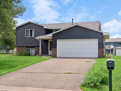 4045 Lake Ridge Dr