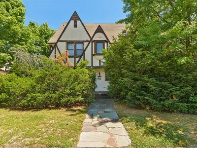 38 Cedarhurst Avenue