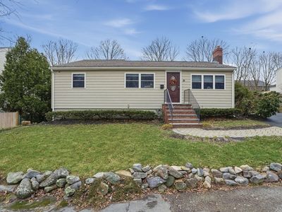 35 Armstrong Cir