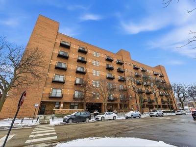 1000 E 53rd St UNIT 215