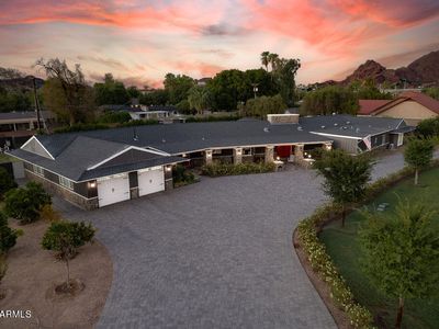 3702 E Camelback Rd
