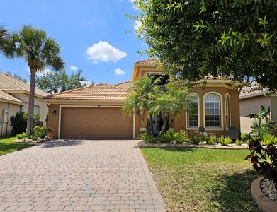 332 NW Stratford Lane