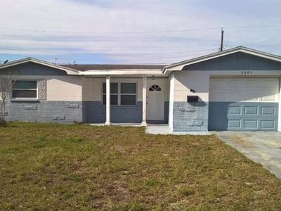4041 Valencia Dr