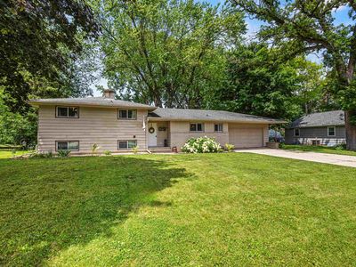 826 Fieldcrest Dr