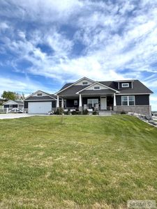 6190 E Panorama Dr