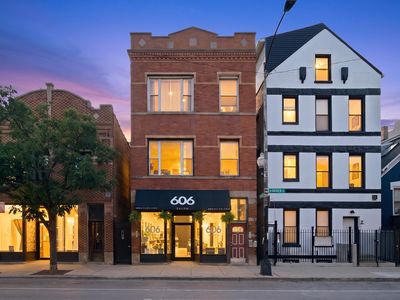 2100 N Damen Ave APT 2R