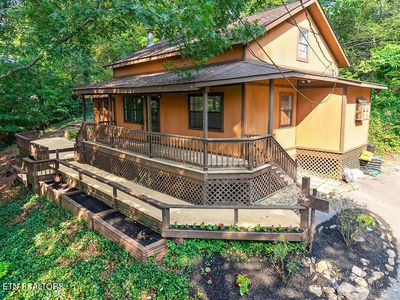2817 Mountain View Cir