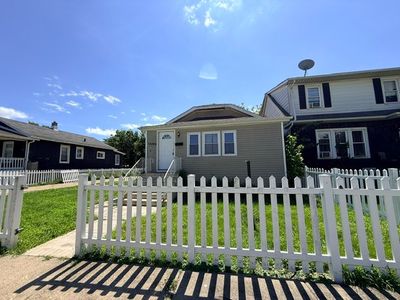 1045 W 104th Pl
