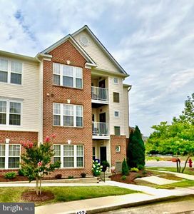 18 Brook Farm Ct #D-18d