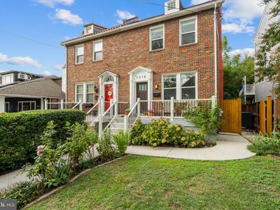 1218 Randolph St NE