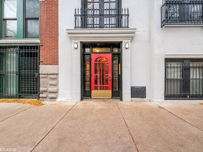 871 N La Salle Dr Unit 3