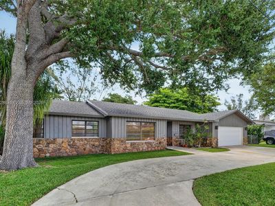 7009 SW 66th Ave