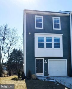 26 Colchester Ct
