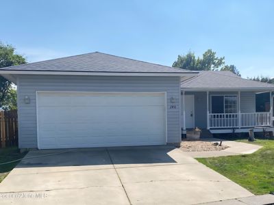 240 W Navaho Ave