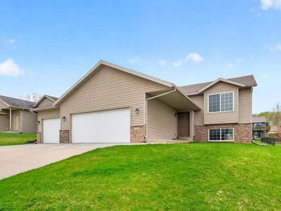 3639 Kenosha Dr NW