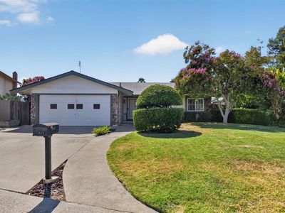 7613 McTavish Cir
