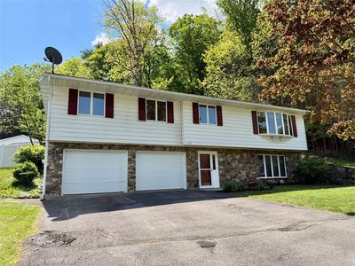 Property at 1137 Greenwood Gln, Endwell, NY