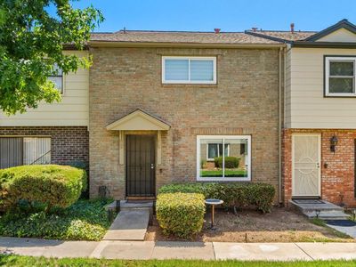 1253 N Mollison Ave Unit D