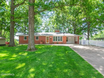4823 Rainbow Dr