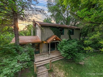 Property at 14 Lake Shore Dr, Oakwood Hills, IL