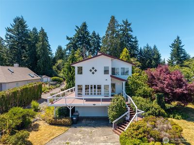 5225 Illahee Lane NE