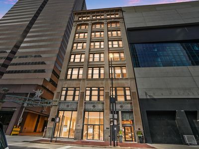 26 E 6th St #205