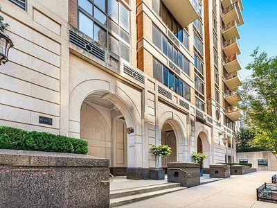 161 W 61st St APT 10C