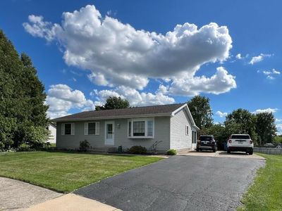 Property at 102 Beech Ct, Hebron, IN