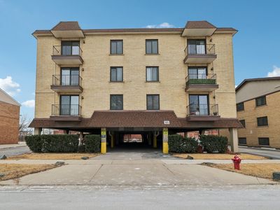 9815 Lawrence Ct APT 3AF