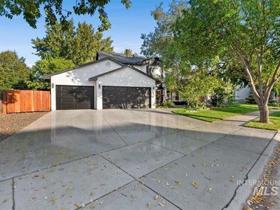 2734 S Pine Flats Ave