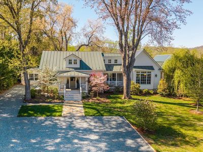 5432 Stony Point Pass